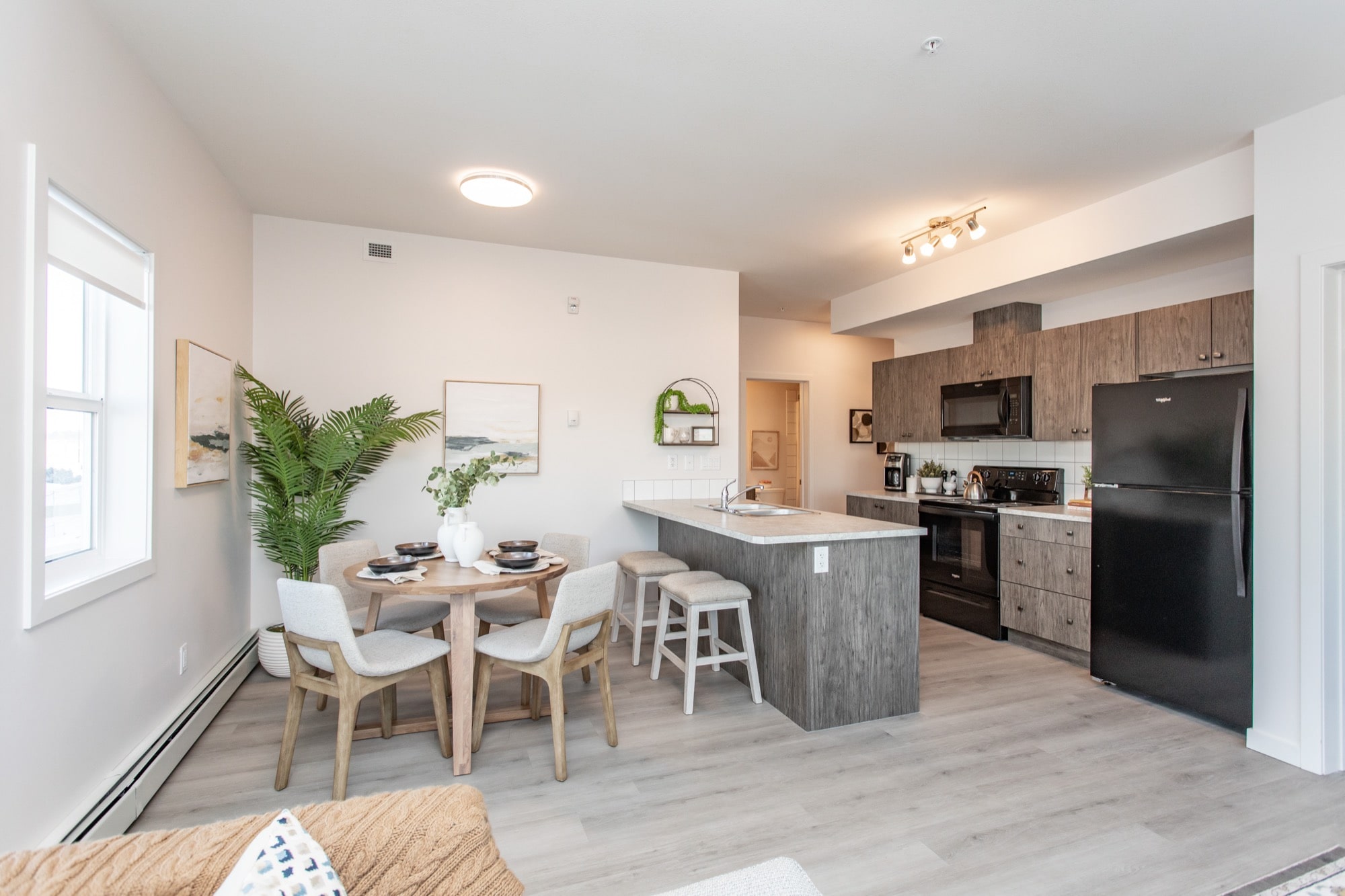 Timber Pointe - 2 Bed 2 Bath | Laebon Rental Communities